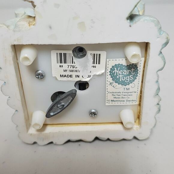 Heart Tugs San Francisco Music Box Company "My Favorite Things" Music Box - Picture 5 of 7